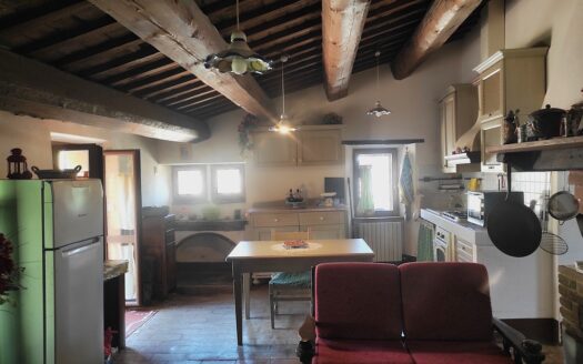 Cingoli Immobiliare Rif. 981 AFFASCINANTE CIELO-TERRA IN PIETRA A SAN SEVERINO MARCHE