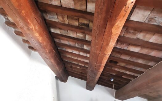 Cingoli Immobiliare Rif. 981 AFFASCINANTE CIELO-TERRA IN PIETRA A SAN SEVERINO MARCHE