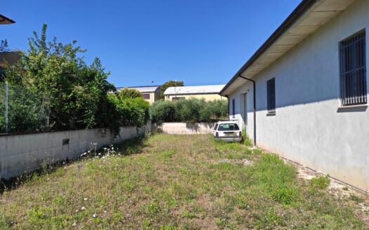 Cingoli Immobiliare RIF. 838 OCCASIONE IMPRENDITORIALE