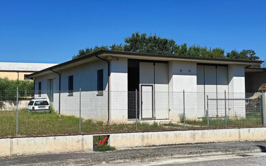 Cingoli Immobiliare RIF. 838 OCCASIONE IMPRENDITORIALE